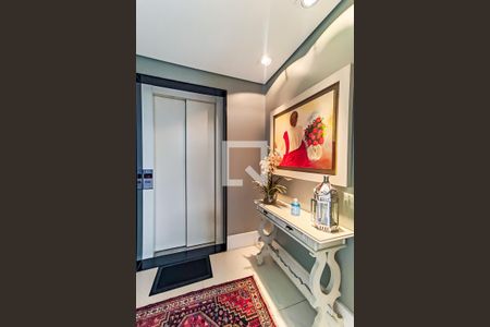 Apartamento à venda com 186m², 3 quartos e 4 vagasHall Elevador