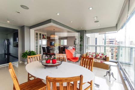 Apartamento à venda com 186m², 3 quartos e 4 vagasVaranda