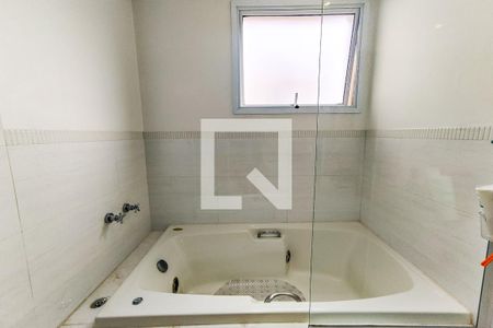 Apartamento à venda com 186m², 3 quartos e 4 vagasBanheiro Suíte 1