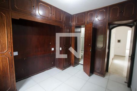 Quarto Suíte de casa para alugar com 6 quartos, 200m² em Taquara, Rio de Janeiro