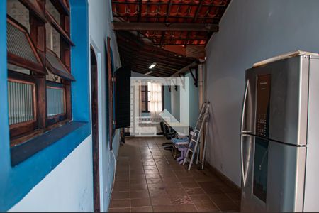 Casa de condomínio para alugar com 200m², 6 quartos e 2 vagascorredor