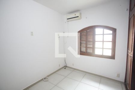 Quarto Suíte de casa para alugar com 6 quartos, 200m² em Taquara, Rio de Janeiro