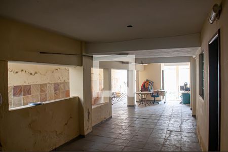 Casa de condomínio para alugar com 200m², 6 quartos e 2 vagashall