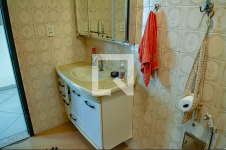 Casa de condomínio para alugar com 200m², 6 quartos e 2 vagasbanheiro