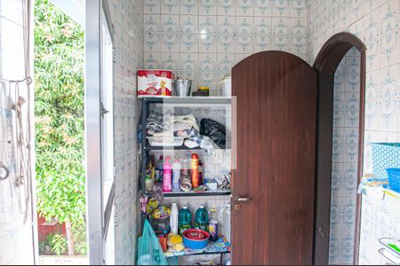 Casa de condomínio para alugar com 200m², 6 quartos e 2 vagasarea de serviço