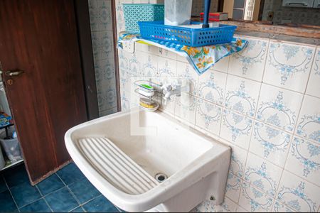 Casa de condomínio para alugar com 200m², 6 quartos e 2 vagasarea de serviço