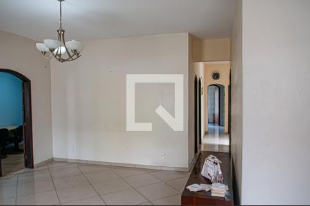 sala de casa de condomínio para alugar com 6 quartos, 200m² em Taquara, Rio de Janeiro