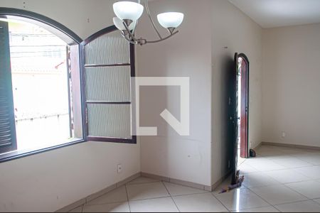 sala de casa de condomínio para alugar com 6 quartos, 200m² em Taquara, Rio de Janeiro