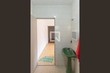 Casa à venda com 80m², 3 quartos e 2 vagasCasa 2- Banheiro