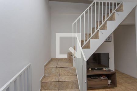 Casa à venda com 311m², 3 quartos e 1 vaga Casa à venda com 311m², 3 quartos e 1 vagaEscada