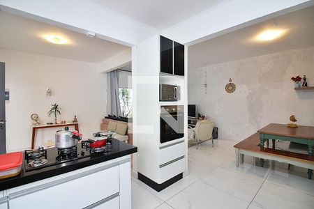 Casa à venda com 180m², 3 quartos e 2 vagasCozinha