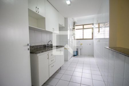 Apartamento à venda com 93m², 3 quartos e 2 vagas Apartamento à venda com 93m², 3 quartos e 2 vagasCozinha e Área de Serviço