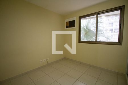 Apartamento à venda com 93m², 3 quartos e 2 vagas Apartamento à venda com 93m², 3 quartos e 2 vagasQuarto 2