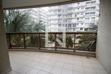 Apartamento à venda com 93m², 3 quartos e 2 vagas Apartamento à venda com 93m², 3 quartos e 2 vagasVaranda