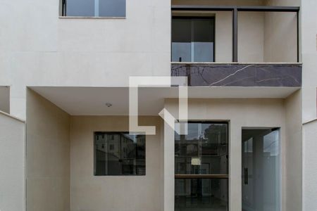 Casa à venda com 86m², 3 quartos e 1 vagaGaragem e Fachada