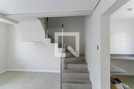 Casa à venda com 86m², 3 quartos e 1 vagaEscada