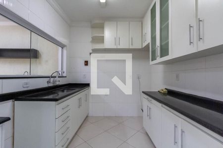 Casa à venda com 250m², 4 quartos e 4 vagas Casa à venda com 250m², 4 quartos e 4 vagasCozinha