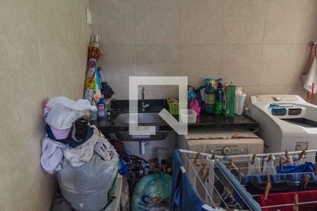 Casa à venda com 325m², 4 quartos e 4 vagas Casa à venda com 325m², 4 quartos e 4 vagasÁrea de Serviço