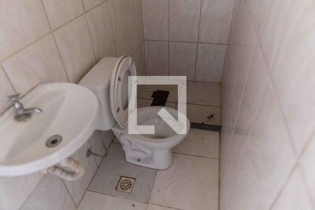 Casa à venda com 325m², 4 quartos e 4 vagas Casa à venda com 325m², 4 quartos e 4 vagasBanheiro de Serviço