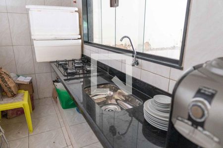 Casa à venda com 325m², 4 quartos e 4 vagas Casa à venda com 325m², 4 quartos e 4 vagasCozinha 2