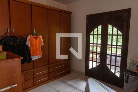 Casa à venda com 325m², 4 quartos e 4 vagas Casa à venda com 325m², 4 quartos e 4 vagasCloset da Suíte 2