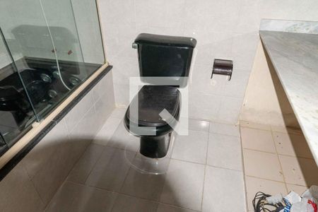 Casa à venda com 325m², 4 quartos e 4 vagas Casa à venda com 325m², 4 quartos e 4 vagasBanheiro da Suíte 1