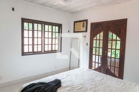 Casa à venda com 325m², 4 quartos e 4 vagas Casa à venda com 325m², 4 quartos e 4 vagasSuíte 2