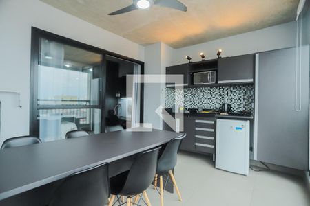 Studio para alugar com 35m², 1 quarto e 1 vagaCozinha e Varanda Integrada