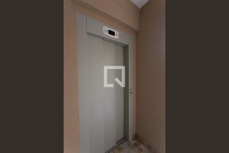 Apartamento à venda com 38m², 2 quartos e sem vagaÁrea Comum - Elevador