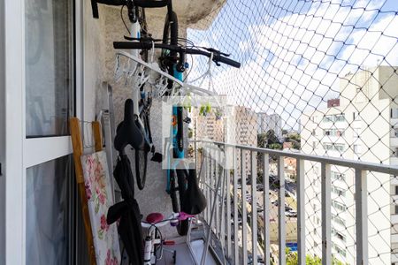 Apartamento à venda com 47m², 2 quartos e 1 vaga Apartamento à venda com 47m², 2 quartos e 1 vagaSacada