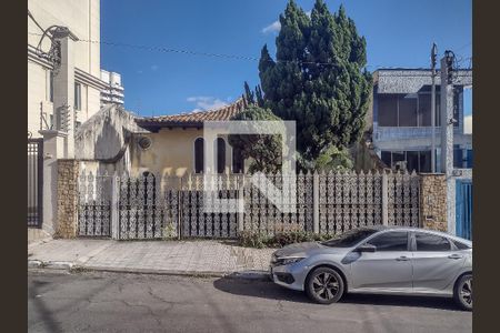 Casa para alugar com 700m², 4 quartos e 6 vagasFachada