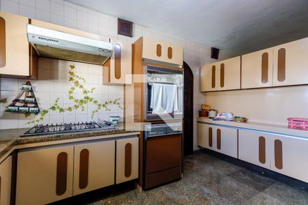 Casa para alugar com 700m², 4 quartos e 6 vagasCozinha