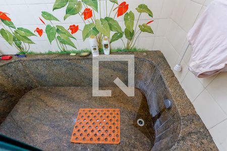 Casa para alugar com 700m², 4 quartos e 6 vagasBanheiro da Suíte 1