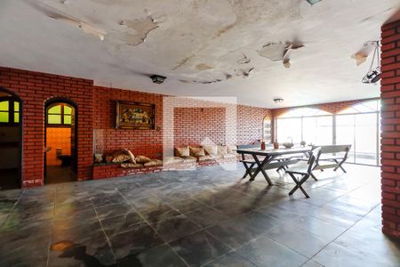 Casa para alugar com 700m², 4 quartos e 6 vagasSalão de Festas