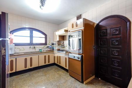 Casa para alugar com 700m², 4 quartos e 6 vagasCozinha