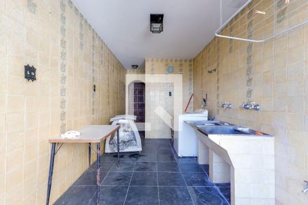 Casa para alugar com 700m², 4 quartos e 6 vagasÁrea de Serviço