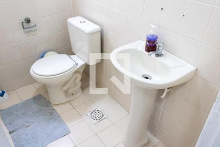 Casa de condomínio para alugar com 120m², 2 quartos e 2 vagasLavabo