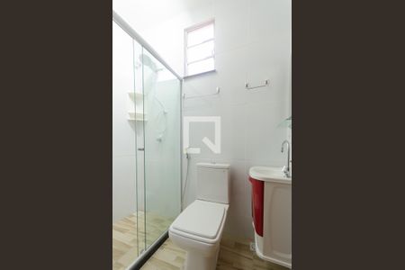 Banheiro de kitnet/studio para alugar com 1 quarto, 40m² em Armação, Salvador