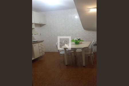 Casa à venda com 3 quartos, 220m² em Vila Monumento, São Paulo