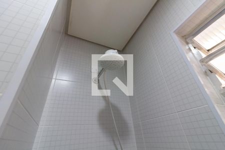 Detalhe do banheiro de kitnet/studio para alugar com 1 quarto, 24m² em Ocian, Praia Grande