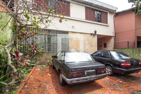 Casa à venda com 235m², 4 quartos e 3 vagasFachada