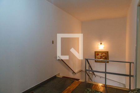 Casa para alugar com 384m², 3 quartos e 6 vagasHall social