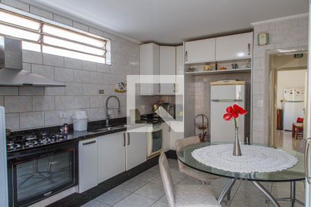 Casa para alugar com 384m², 3 quartos e 6 vagasCozinha