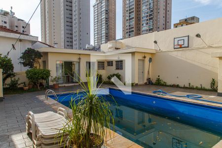 Casa para alugar com 384m², 3 quartos e 6 vagasPiscina