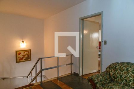 Casa para alugar com 384m², 3 quartos e 6 vagasHall social