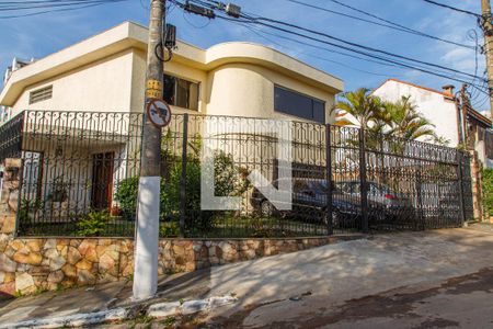Casa para alugar com 384m², 3 quartos e 6 vagasFachada