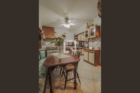 Casa à venda com 320m², 4 quartos e 3 vagasCozinha