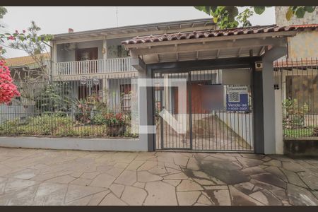 Casa à venda com 320m², 4 quartos e 3 vagasFachada