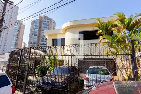 Casa para alugar com 384m², 3 quartos e 2 vagasFachada