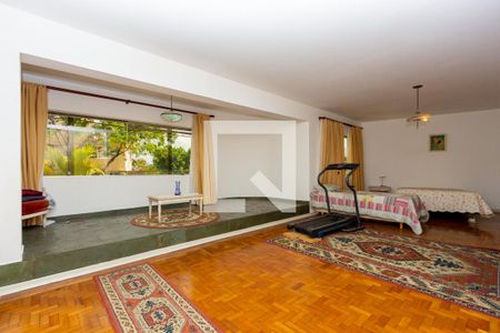 Casa para alugar com 384m², 3 quartos e 2 vagasSuíte